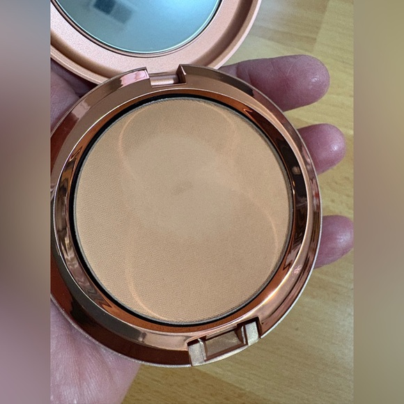 MAC Skinfinish Sunstruck Matte Bronzer in MATTE LIGHT GOLDEN Tried once. - Picture 11 of 15